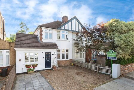 4 bedroom Semi Detached House for sale