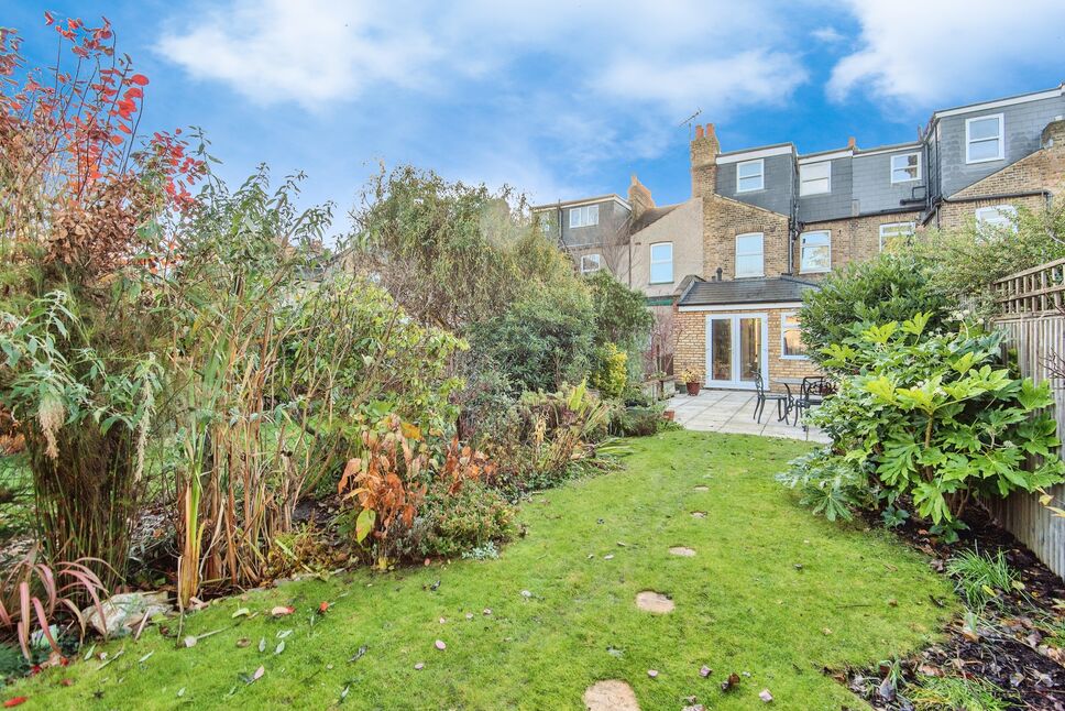 4 bedroom Mid Terrace House for sale, Park Road, Hounslow, TW3 £600,000