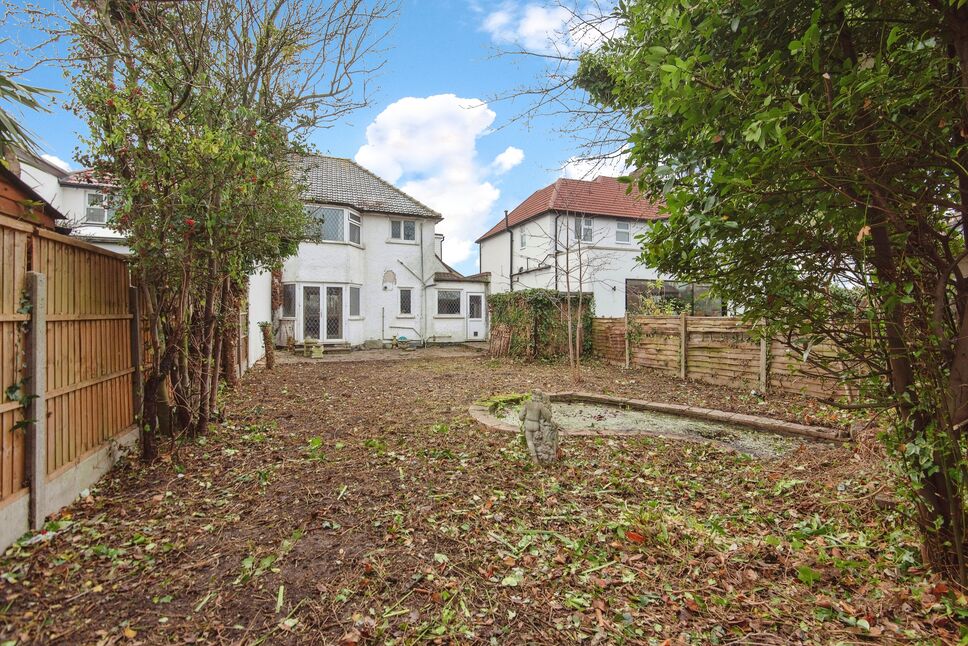 4 bedroom Semi Detached House for sale, Cypress Avenue, Whitton