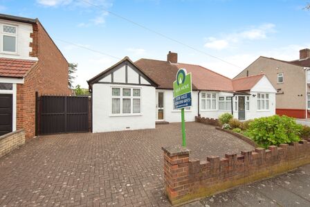 Lyndhurst Avenue, 2 bedroom Semi Detached Bungalow for sale, £650,000