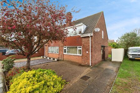 Ashdale Way, 3 bedroom Semi Detached House for sale, £550,000