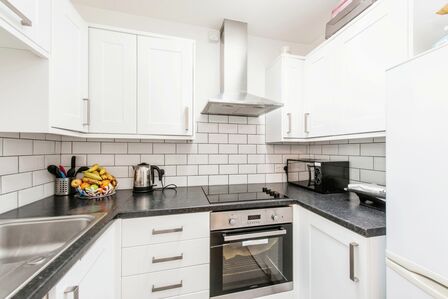 Nelson Road, 1 bedroom  Flat for sale, £250,000