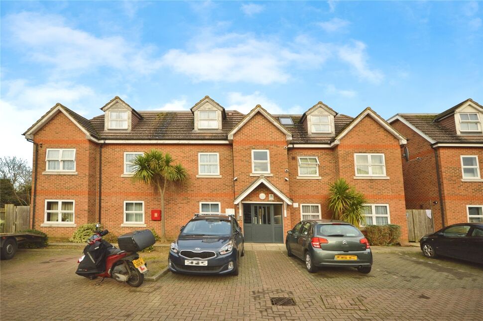 Main image of 1 bedroom Flat for sale, Arden Close, Whitton, Twickenham, TW2