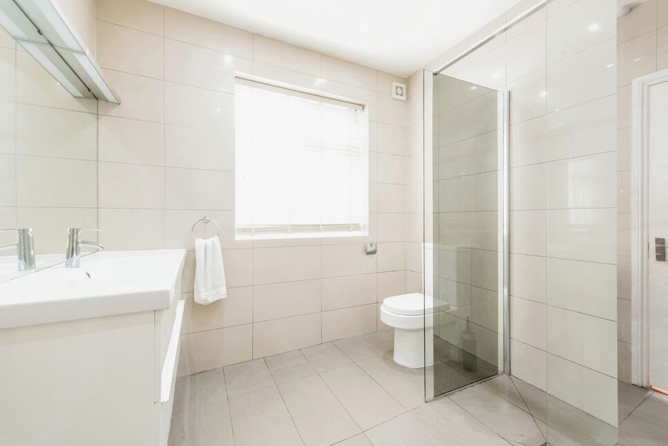 Shower Room WC