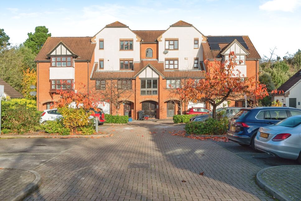 Main image of 1 bedroom Flat for sale, Beaumont Place, Isleworth, TW7