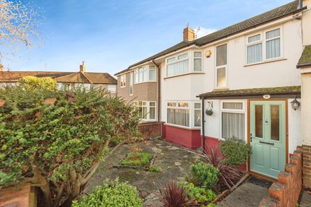 3 bedroom Mid Terrace House for sale