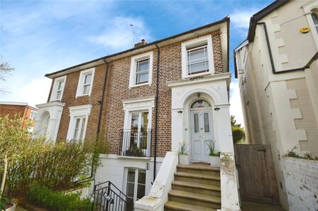 1 bedroom  Flat for sale