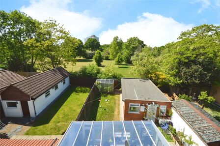 Wyndham Crescent, 4 bedroom Semi Detached House for sale, £750,000