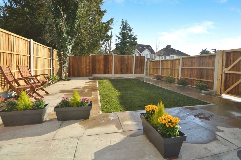 Main image of Room to rent, Park Avenue, Whitton, Hounslow, TW3