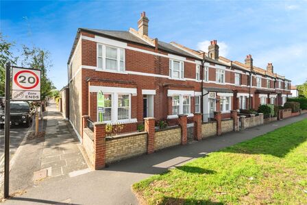 Whitton Dene, 4 bedroom End Terrace House for sale, £900,000