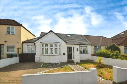 Lyndhurst Avenue, 5 bedroom Semi Detached Bungalow to rent, £3,900 pcm