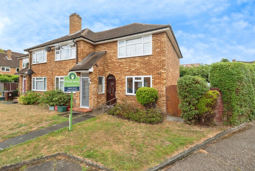 Main image of 2 bedroom Flat for sale, Manns Close, Isleworth, TW7