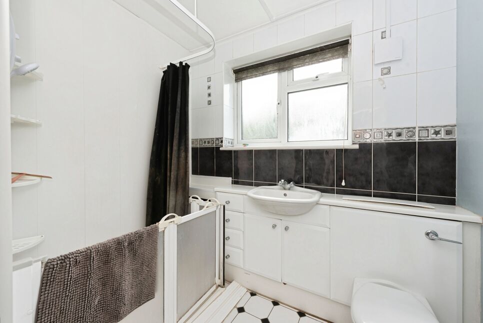 Shower Room WC