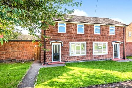 Cavalry Crescent, 2 bedroom Semi Detached House to rent, £1,850 pcm