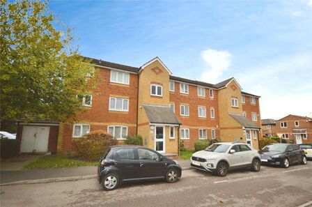 Burket Close, 1 bedroom  Flat to rent, £1,200 pcm