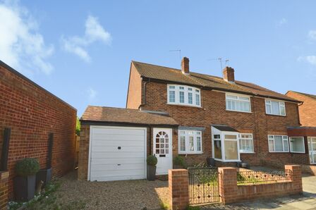 Willowdene Close, 2 bedroom Semi Detached House for sale, &pound;525,000