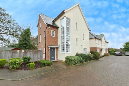 County Gardens, 4 bedroom Detached House for sale, &pound;950,000