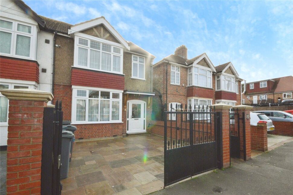 Main image of 1 bedroom Flat to rent, Taunton Avenue, Hounslow, TW3
