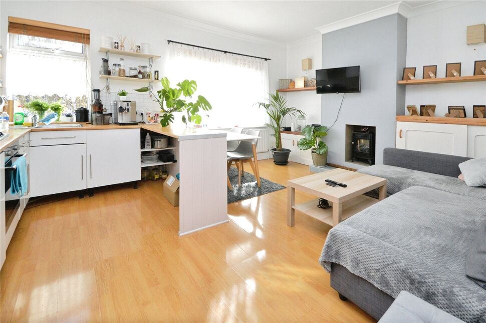 Kitchen / Living Area