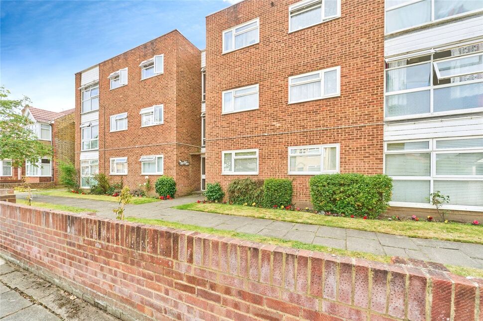 Main image of 2 bedroom Flat for sale, The Birches, Heathside, Whitton, Hounslow, TW4