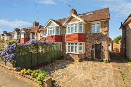 4 bedroom Semi Detached House for sale