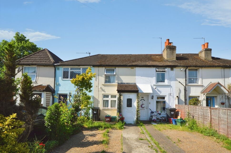 Main image of 2 bedroom Mid Terrace House for sale, Station Road, Hounslow, TW3