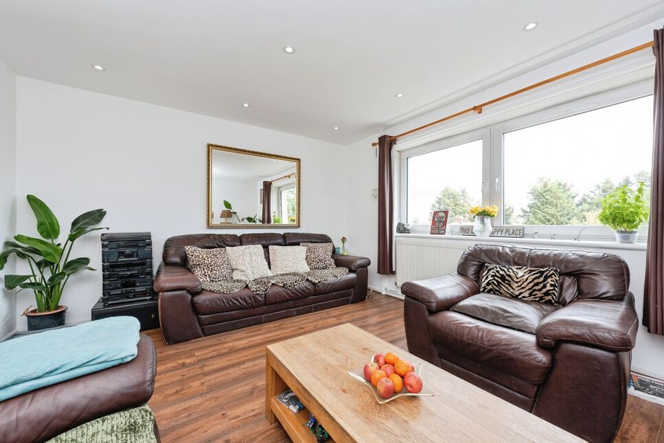 Main image of 3 bedroom Flat for sale, Edgar Road, Whitton, Hounslow, TW4