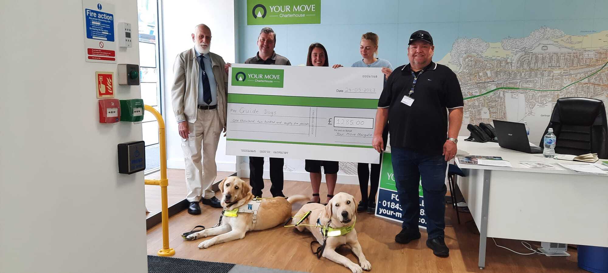 margate-team-meet-guide-dogs-team