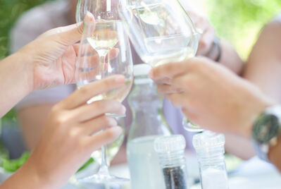 3 glasses "cheers" 