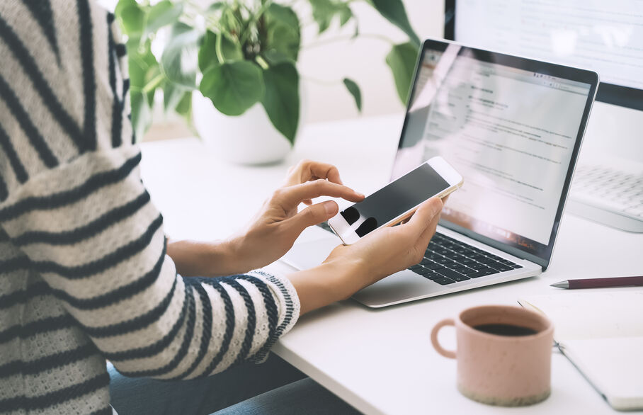 women on laptop
