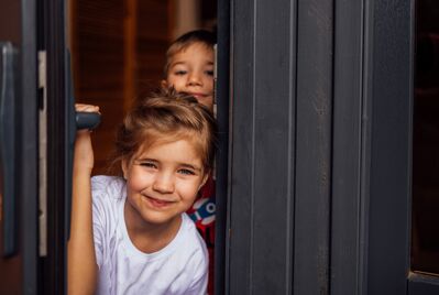 children at door