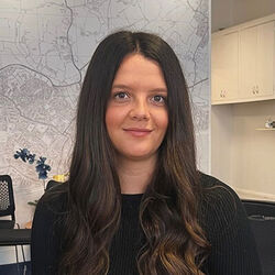 Ainhoa Mcintyre  Senior Sales Consultant