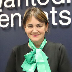 Elizabeth Bone Accompanied Viewer