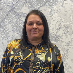 Maxine Oke  Senior Sales Negotiator